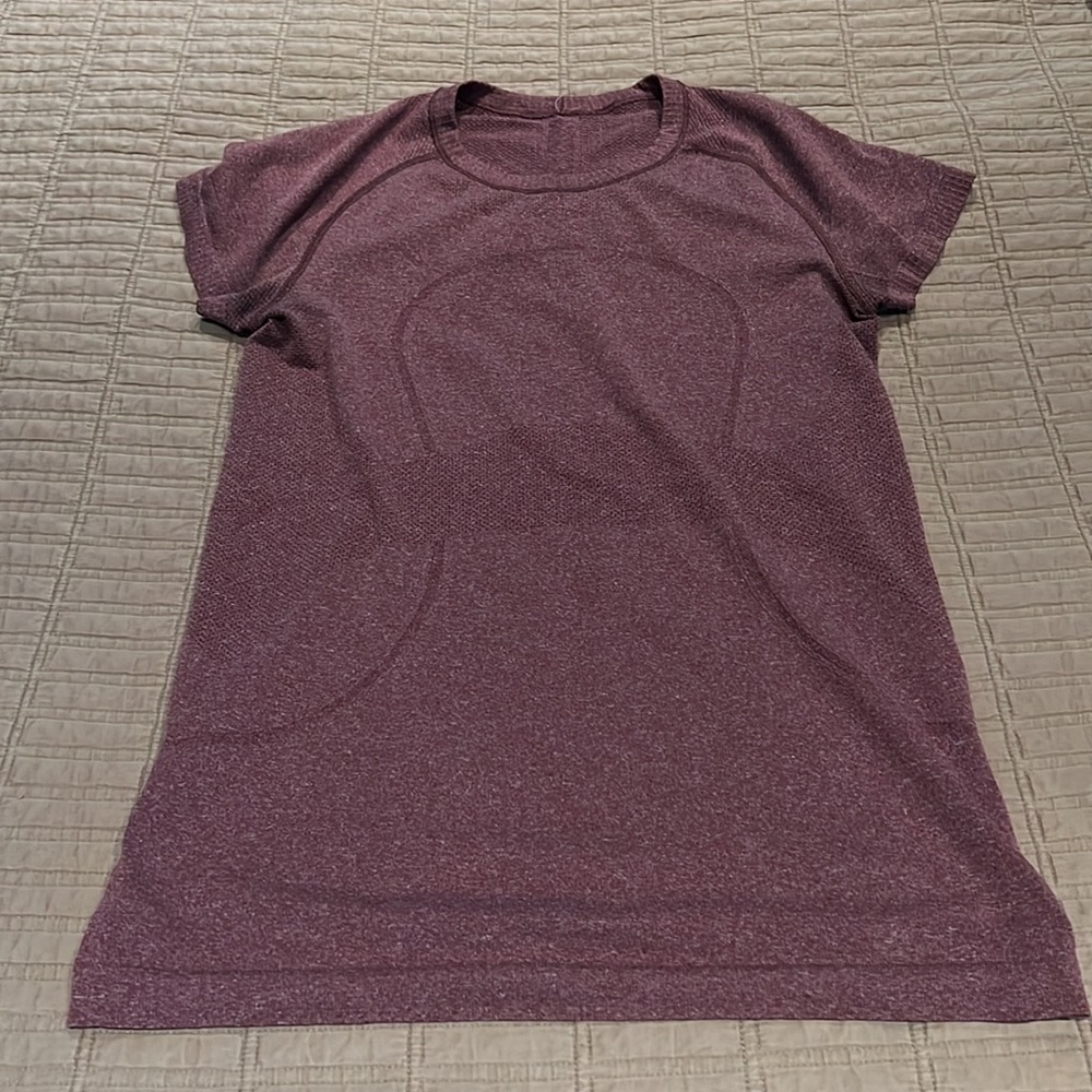Lululemon Swiftly Tech Short Sleeved Size 6